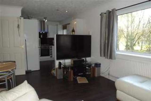  Image of 2 bedroom Maisonette to rent in Barry Way Basingstoke RG22 at Basingstoke, RG22 4NQ