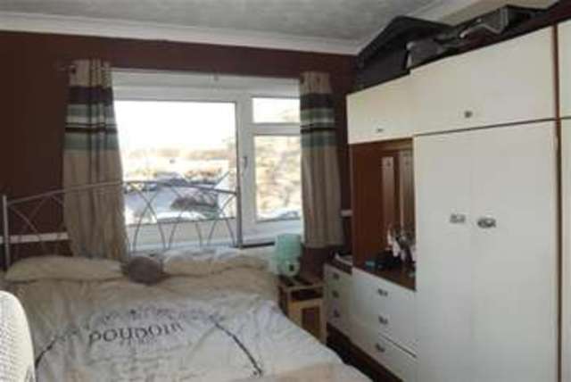  Image of 2 bedroom Maisonette to rent in Barry Way Basingstoke RG22 at Basingstoke, RG22 4NQ