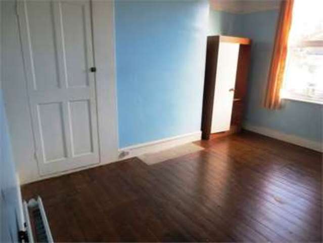  Image of 3 bedroom Terraced house for sale in Brightwell Avenue Westcliff-on-Sea SS0 at Brightwell Avenue Westcliff on sea Prittlewell, SS0 9EH