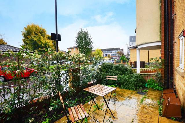  Image of 1 bedroom Flat for sale in Brinkworth Way Trowbridge Road London E9 at Brinkworth Way  Hackney Wick, E9 5LE