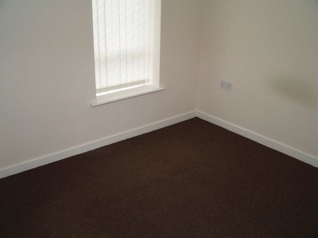  Image of 2 bedroom Flat to rent in Britonside Avenue Kirkby Liverpool L32 at Britonside Avenue  Liverpool, L32 6SZ