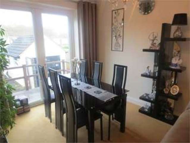 Image of 2 bedroom Detached house for sale in Broadclyst Avenue Leigh-on-Sea SS9 at Broadclyst Avenue Leigh on sea Eastwood, SS9 4PX