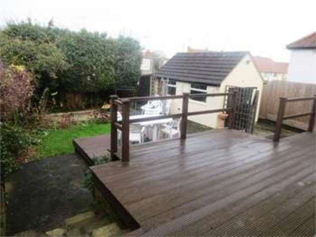  Image of 2 bedroom Detached house for sale in Broadclyst Avenue Leigh-on-Sea SS9 at Broadclyst Avenue Leigh on sea Eastwood, SS9 4PX