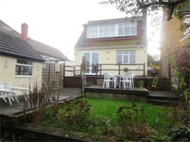  Image of 2 bedroom Detached house for sale in Broadclyst Avenue Leigh-on-Sea SS9 at Broadclyst Avenue Leigh on sea Eastwood, SS9 4PX