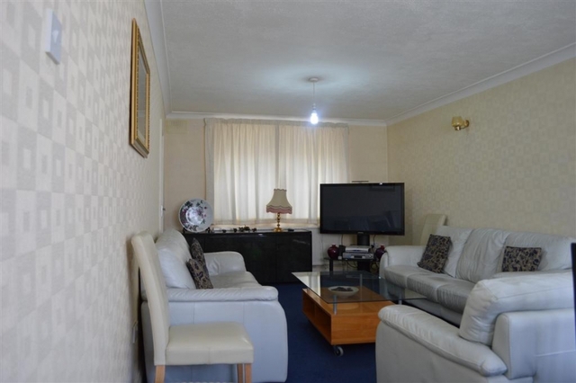 Image of 5 bedroom Semi-Detached house for sale in Broadwater Road London SW17 at tooting, SW17 0DT