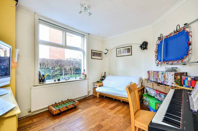  Image of 4 bedroom Detached house for sale in Broadwater Road London SW17 at Broadwater Road  Tooting, SW17 0DS