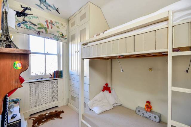 Image of 4 bedroom Detached house for sale in Broadwater Road London SW17 at Broadwater Road  Tooting, SW17 0DS