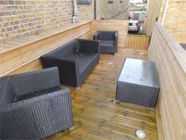  Image of 1 bedroom Flat to rent in Broadway Leigh-on-Sea SS9 at Broadway Leigh on sea Leigh-on-Sea, SS9 1PG