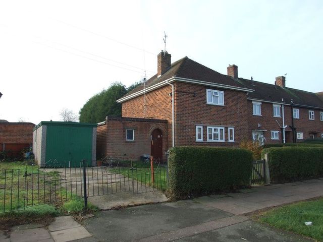  Image of 3 bedroom Semi-Detached house to rent in Broadway Loughborough LE11 at Broadway  Loughborough, LE11 2JG