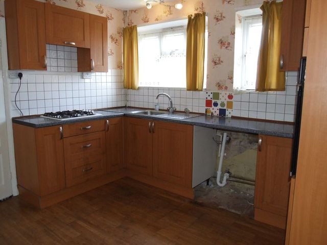 Image of 3 bedroom Semi-Detached house to rent in Broadway Loughborough LE11 at Broadway  Loughborough, LE11 2JG