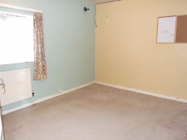  Image of 3 bedroom Semi-Detached house to rent in Broadway Loughborough LE11 at Broadway  Loughborough, LE11 2JG