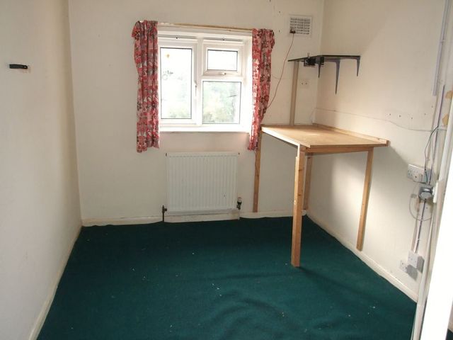  Image of 3 bedroom Semi-Detached house to rent in Broadway Loughborough LE11 at Broadway  Loughborough, LE11 2JG