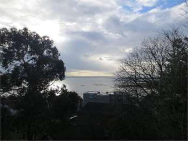  Image of 3 bedroom Apartment to rent in Broadway West Leigh-on-Sea SS9 at Broadway west Leigh on sea Leigh-on-Sea, SS9 2BW