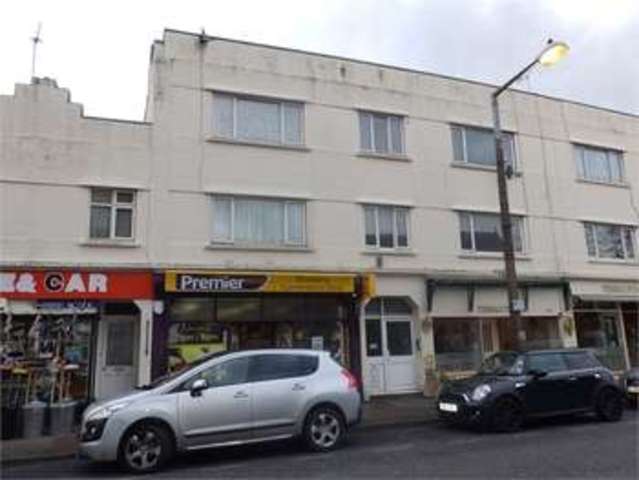  Image of 3 bedroom Flat to rent in Broadway West Leigh-on-Sea SS9 at Broadway west Leigh on sea Leigh on sea, SS9 2BU