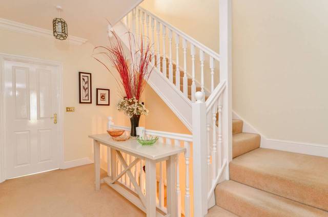  Image of 4 bedroom Detached house to rent in Brockwell Avenue Park Langley Beckenham BR3 at Brockwell Avenue  Beckenham, BR3 3GE