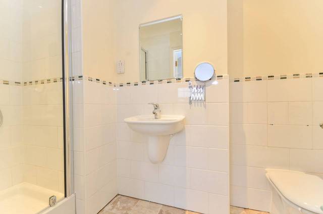  Image of 4 bedroom Detached house to rent in Brockwell Avenue Park Langley Beckenham BR3 at Brockwell Avenue  Beckenham, BR3 3GE
