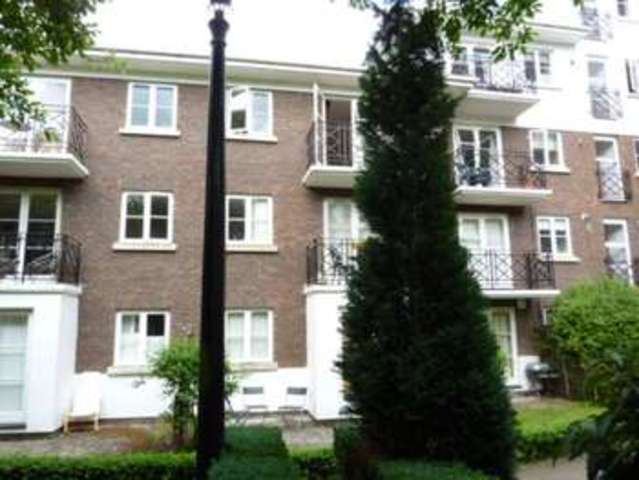  Image of Studio flat for sale in Brompton Park Crescent London SW6 at Brompton Park Crescent Fulham London, SW6 1SP