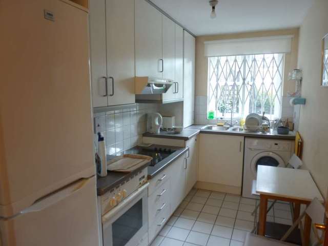  Image of 1 bedroom Apartment to rent in Brompton Park Crescent London SW6 at Brompton Park Crescent Fulham London, SW6 1SY
