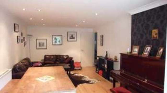 Image of 2 bedroom Apartment for sale in Brompton Park Crescent London SW6 at Fulham Fulham London, SW6 1SX