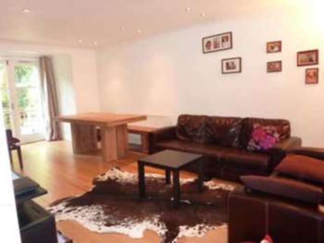  Image of 2 bedroom Apartment for sale in Brompton Park Crescent London SW6 at Fulham Fulham London, SW6 1SX