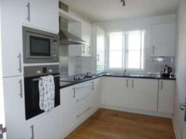  Image of 2 bedroom Apartment for sale in Brompton Park Crescent London SW6 at Fulham Fulham London, SW6 1SX