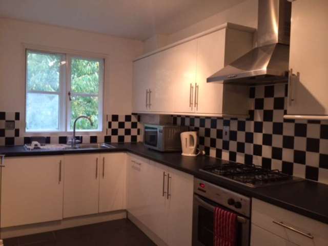  Image of 2 bedroom Apartment to rent in Brompton Park Crescent London SW6 at Brompton Park Crescent Fulham London, SW6 1SY