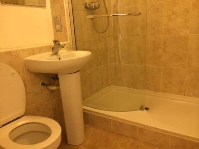  Image of 2 bedroom Apartment to rent in Brompton Park Crescent London SW6 at Brompton Park Crescent Fulham London, SW6 1SY