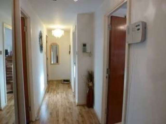  Image of 2 bedroom Apartment for sale in Brompton Park Crescent London SW6 at Brompton Park Crescent Fulham London, SW6 1SE