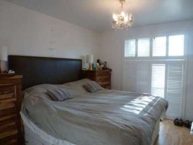  Image of 2 bedroom Apartment for sale in Brompton Park Crescent London SW6 at Brompton Park Crescent Fulham London, SW6 1SE