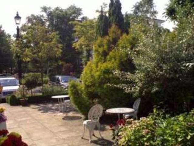  Image of 2 bedroom Apartment for sale in Brompton Park Crescent London SW6 at Brompton Park Crescent Fulham London, SW6 1SE