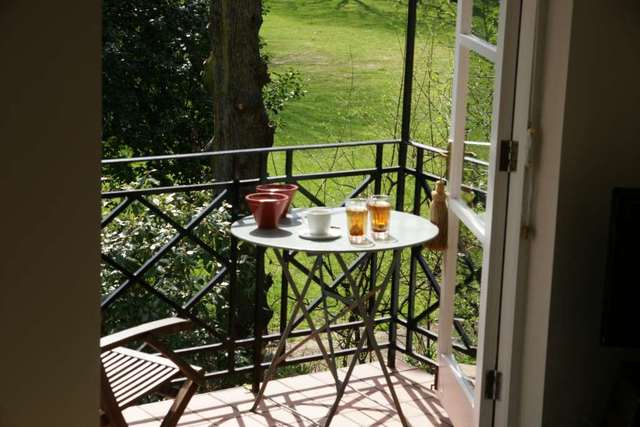  Image of Studio flat to rent in Brompton Park Crescent London SW6 at Brompton Park Crescent Fulham London, SW6 1SP
