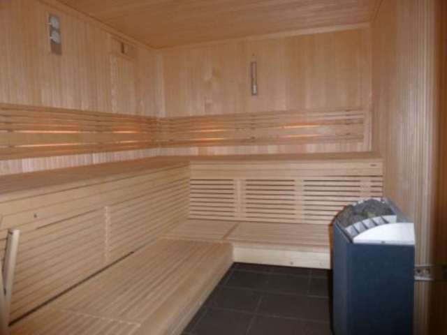  Image of Studio flat to rent in Brompton Park Crescent London SW6 at Brompton Park Crescent Fulham London, SW6 1SP