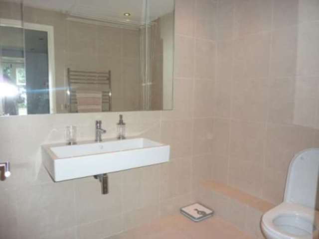  Image of 2 bedroom Apartment to rent in Brompton Park Crescent London SW6 at Brompton Park Crescent Fulham London, SW6 1SX