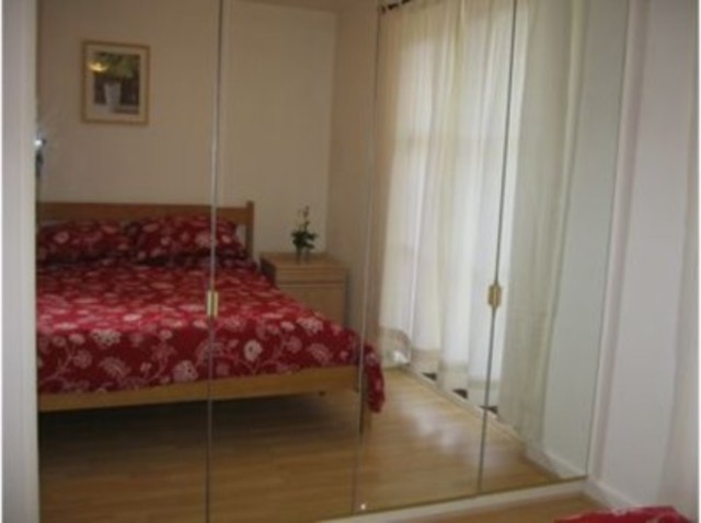  Image of 2 bedroom Apartment to rent in Brompton Park Crescent London SW6 at Brompton Park Crsecent Fulham London, SW6 1SZ