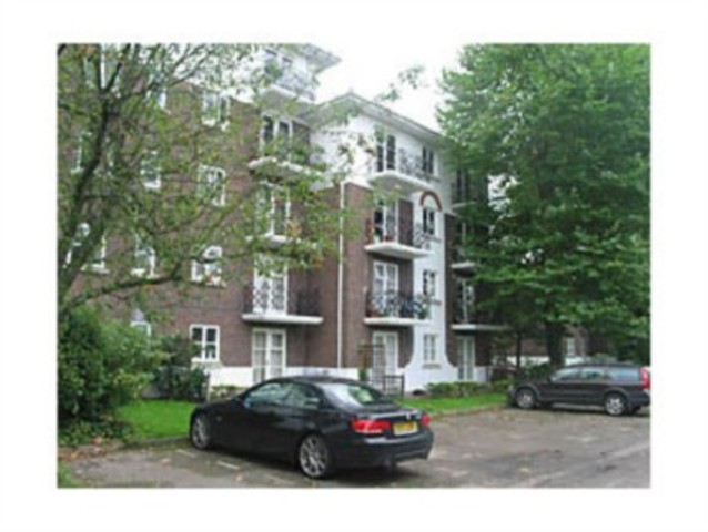  Image of 2 bedroom Apartment to rent in Brompton Park Crescent London SW6 at Brompton Park Crsecent Fulham London, SW6 1SZ