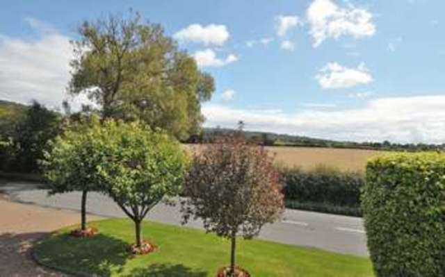  Image of 5 bedroom Detached house for sale in Bromwich Lane Hagley Stourbridge DY9 at 34 Bromwich Lane  Stourbridge, DY9 0QZ