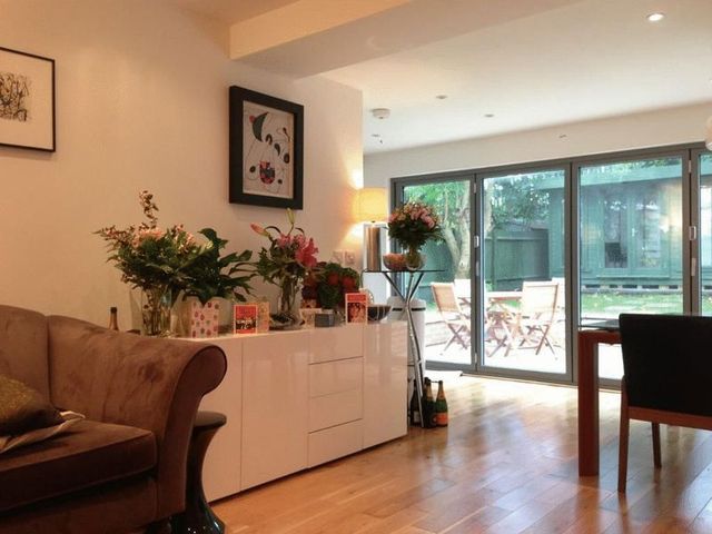  Image of 2 bedroom Flat to rent in Brondesbury Villas London NW6 at Brondesbury Villas  London, NW6 6AG