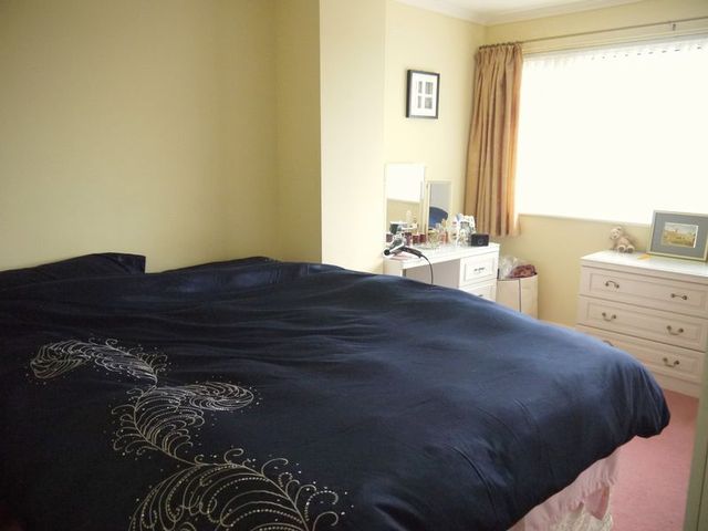  Image of 3 bedroom Semi-Detached house to rent in Brook Road Fair Oak Eastleigh SO50 at Brook Road Fair Oak Eastleigh, SO50 7BA