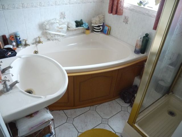  Image of 3 bedroom Semi-Detached house to rent in Brook Road Fair Oak Eastleigh SO50 at Brook Road Fair Oak Eastleigh, SO50 7BA