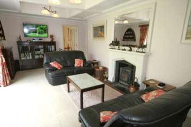  Image of 4 bedroom Detached house for sale in Brooks Green Brooks Green Horsham RH13 at Brooks Green  West Sussex, RH13 0TR