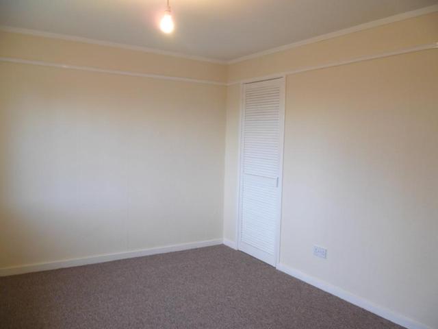  Image of 2 bedroom Flat to rent in Broom Road Glenrothes KY6 at Glenrothes Fife Fife, KY6 2BE
