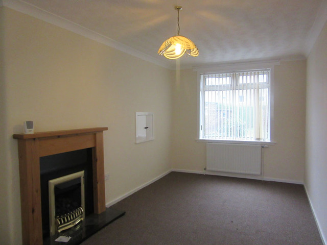  Image of 2 bedroom Semi-Detached house to rent in Broomhall Gardens Edinburgh EH12 at Corstorphine Edinburgh Edinburgh, EH12 7QA
