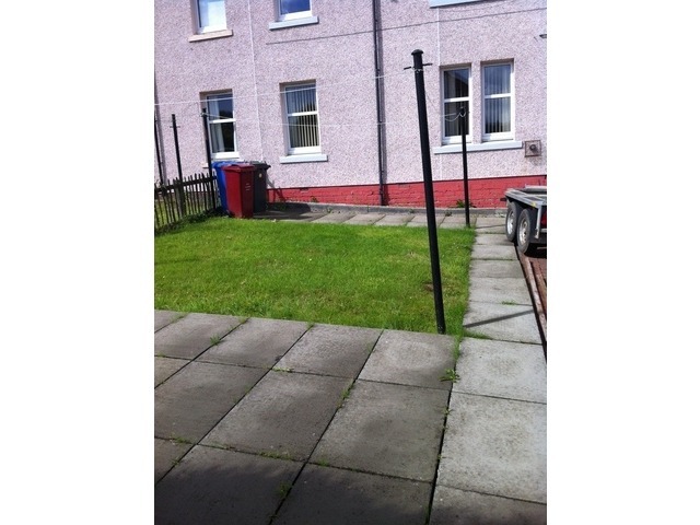  Image of 2 bedroom Flat to rent in Brown Street Carluke ML8 at Carluke South Lanarkshire South Lanarkshire, ML8 5DS
