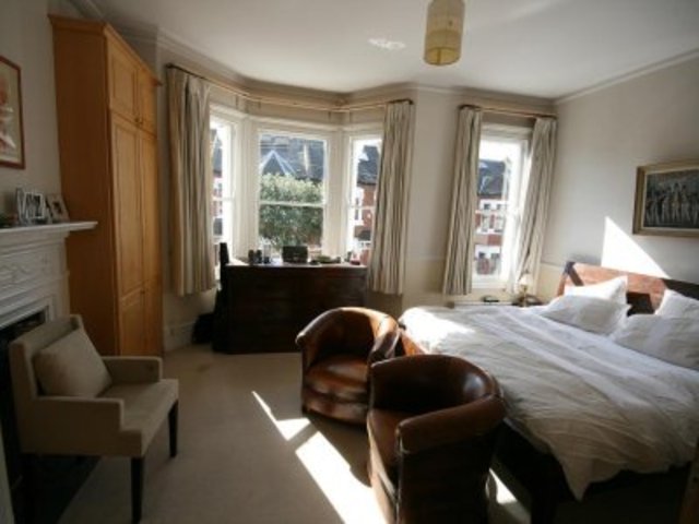  Image of 4 bedroom Detached house to rent in Broxash Road London SW11 at Broxash Road  London, SW11 6AD
