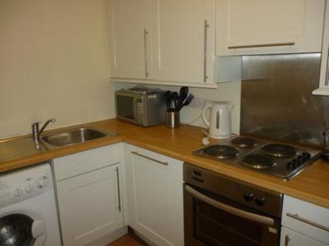  Image of 3 bedroom Flat to rent in Bruce Street Stirling FK8 at Stirling  Stirling, FK8 1PB