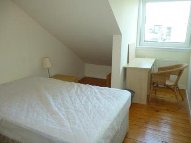  Image of 3 bedroom Flat to rent in Bruce Street Stirling FK8 at Stirling  Stirling, FK8 1PB
