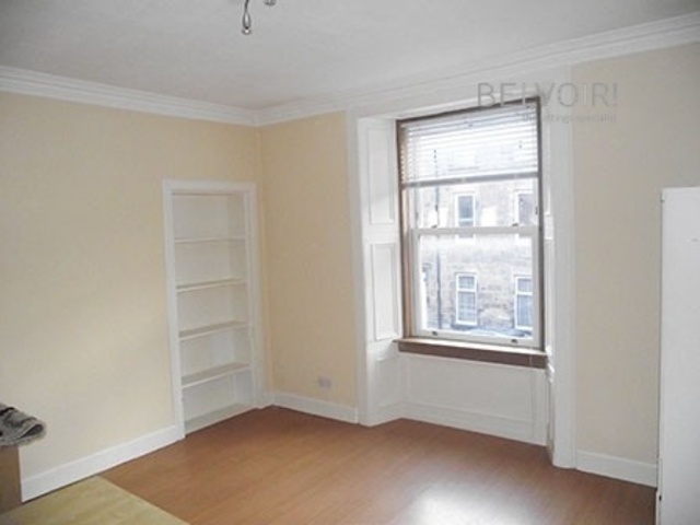  Image of 2 bedroom Flat to rent in Bruce Street Stirling FK8 at Stirling Town Stirling Stirling, FK8 1PB