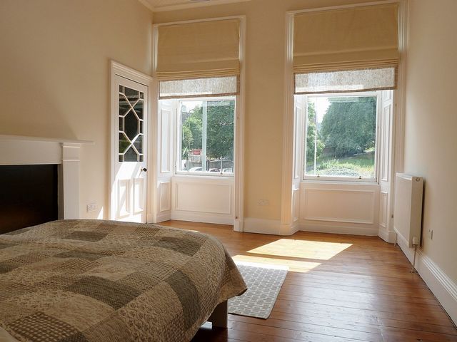  Image of 3 bedroom Flat to rent in Brunton Place Edinburgh EH7 at Calton Hill Edinburgh Edinburgh, EH7 5EJ