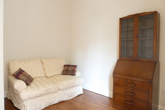  Image of 3 bedroom Flat to rent in Brunton Place Edinburgh EH7 at Calton Hill Edinburgh Edinburgh, EH7 5EJ