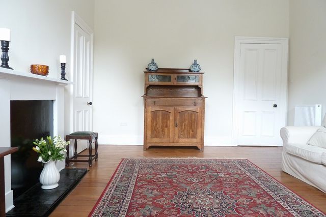  Image of 3 bedroom Flat to rent in Brunton Place Edinburgh EH7 at Calton Hill Edinburgh Edinburgh, EH7 5EJ